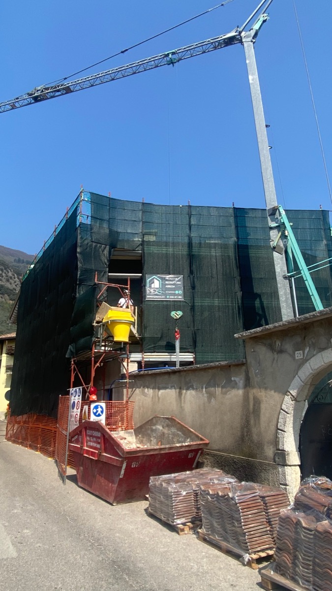 Rustico indipendente ad Arco in fase di demolizione e ampliamento